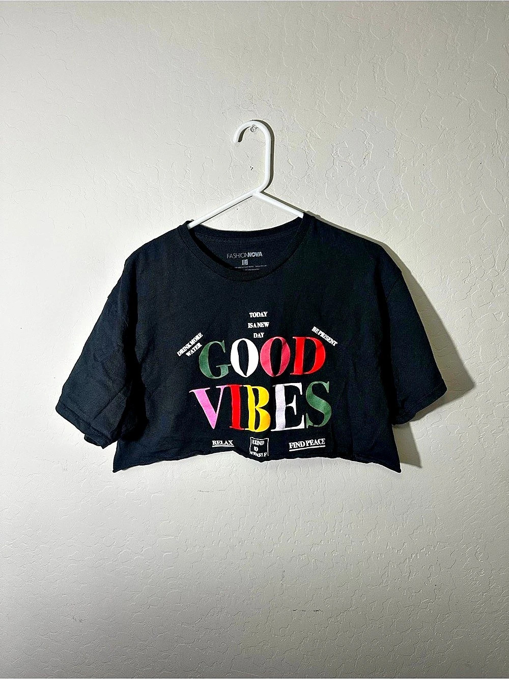 Fashion Nova Good Vibes Graphic Crop Top Size Large